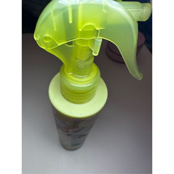 amika Frizz-Me-Not Hydrating Anti-Frizz Treatment 200ml - Picture 6 of 6